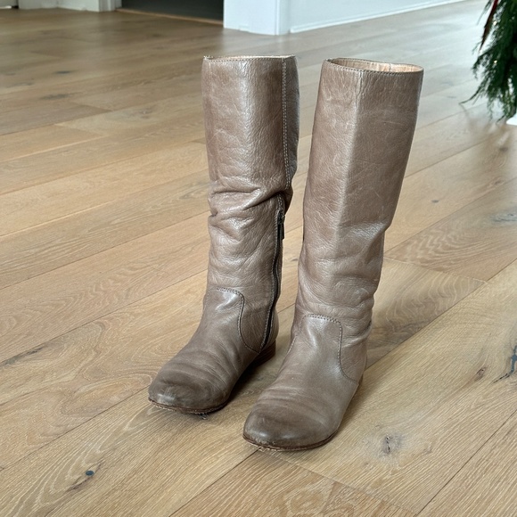 Frye Pull on Leather Boot, 8.5 - Picture 5 of 6